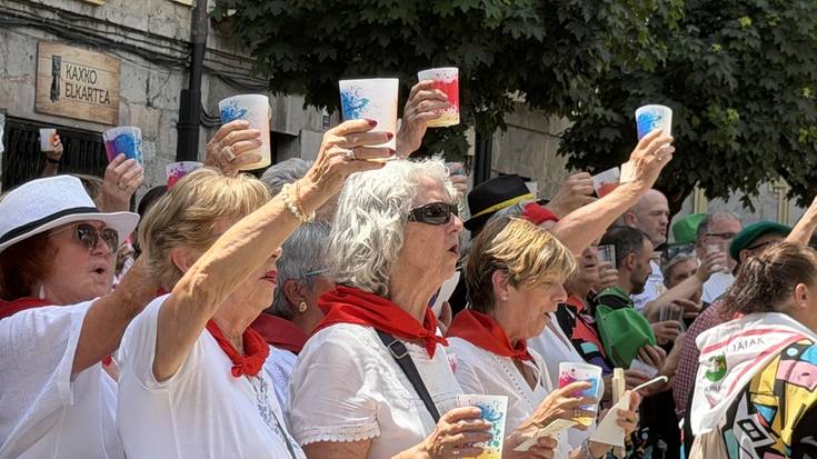 San Joanak - Ekainak 25: Erraldoi eta Buruhaundiak, koadrilen brindisa eta haurrentzako parkea
