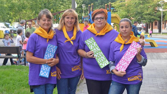«Egun intentsoa eta familiarra izaten da, auzotarrek asko bizitzen dugu jaia»