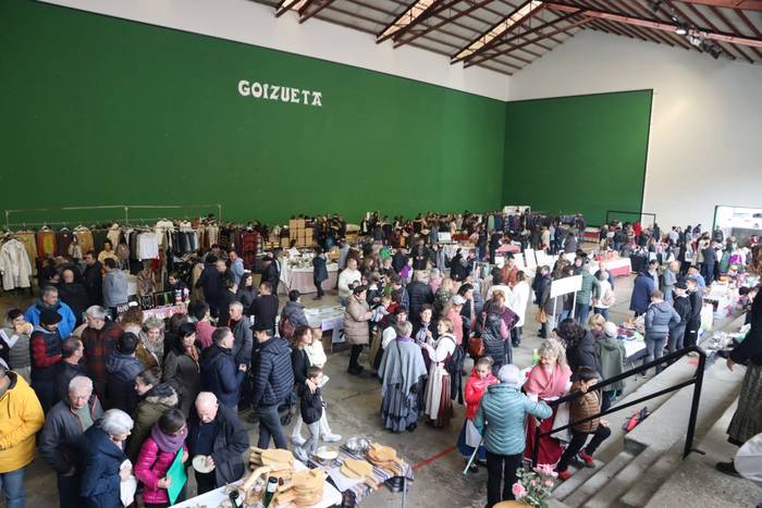 Feri Egunarekin bukatuko dute azaroa Goizuetan, artisau eta nekazari artean