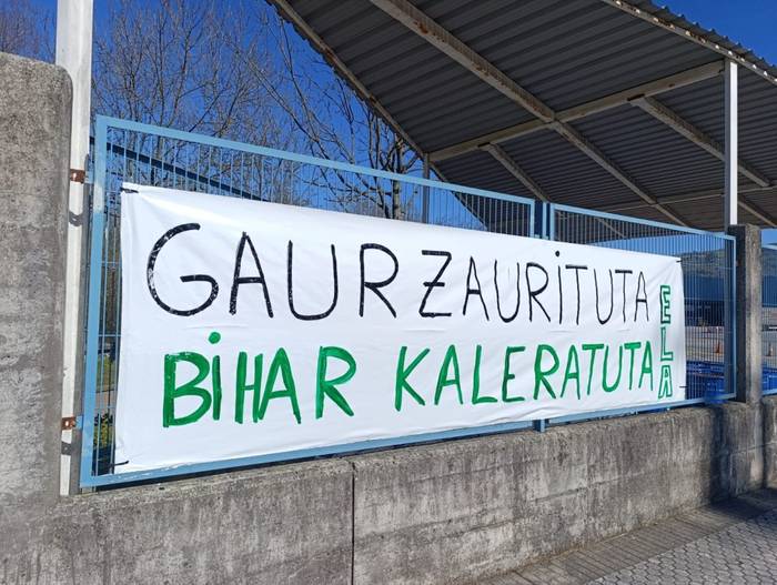 Lankideen kaleratzeen kontra mobilizatu dira Arcelor Mittalen