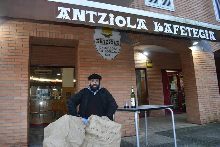 Olentzerok Antziola Kafetegia bisitatuko du larunbatean