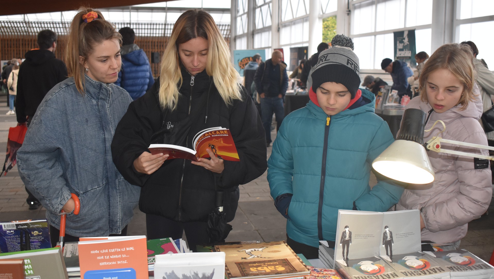Bisitari asko eta momentu bereziak, Hernanikomik azokaren estreinaldiak