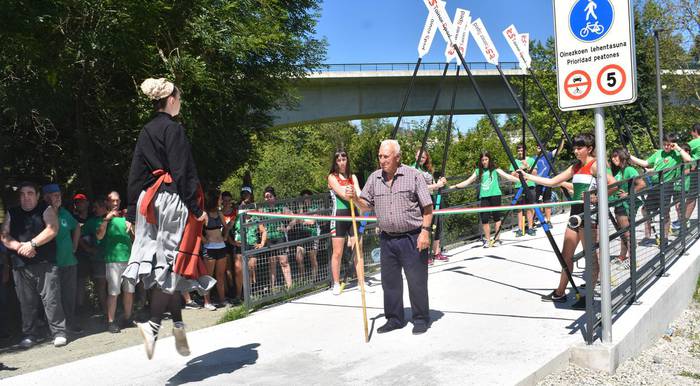 Beroari aurre egiteko erremediorik onena dira Urumeako urak, festa eta sagardoa