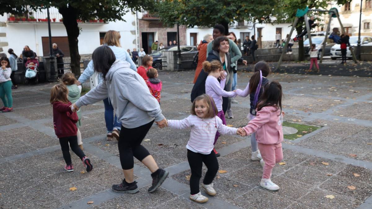 Areson eginen dute haur, guraso eta eskolen Topaketa, maiatzaren 30ean