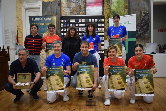 Hernanin jokatuko dute Etxeko Memorialaren bertso-pelota finala