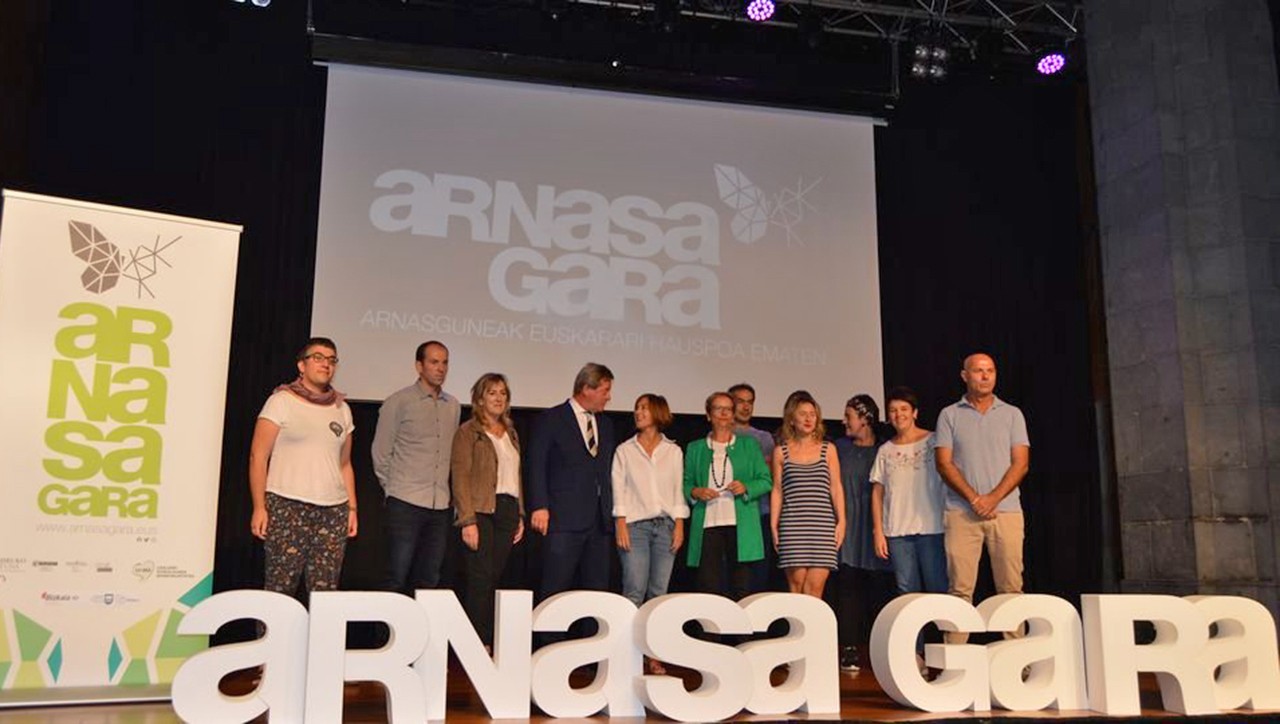 Arnasetik bideosormen lehiaketa antolatu da, eta parte hartzeko aukera dago