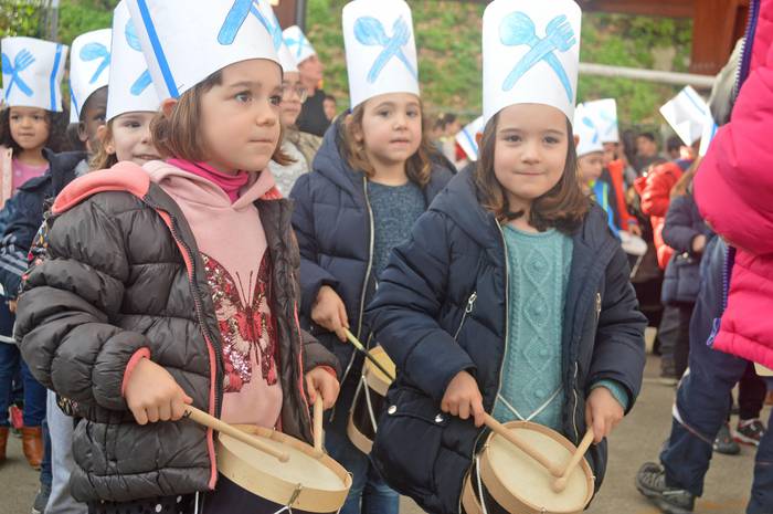Donosti bat bakarra, danbor hotsak mila!