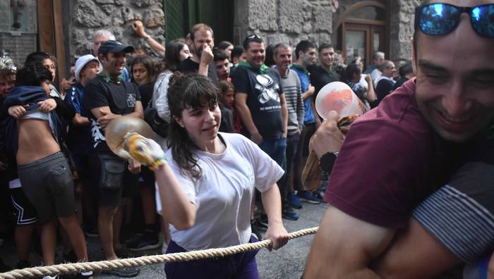 A ze bizkarreko festa atzokoa...  eta beste horrenbeste gaur!