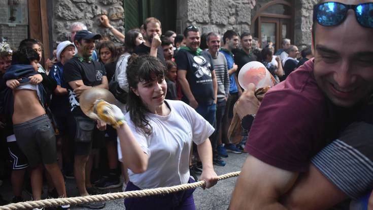 A ze bizkarreko festa atzokoa...  eta beste horrenbeste gaur!