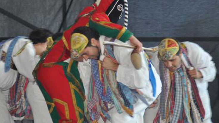 Euskal dantza 
tradizionalak, Ortzadarren eskutik
