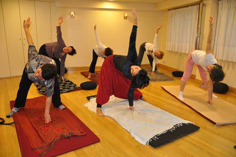 Yoga talde berrian izen-ematea