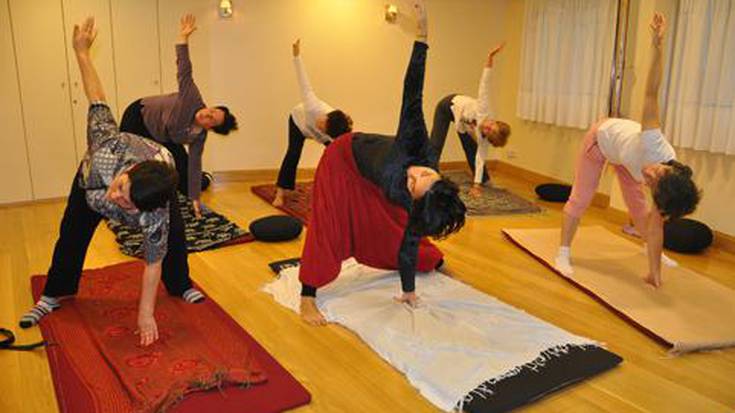 Yoga talde berrian izen-ematea