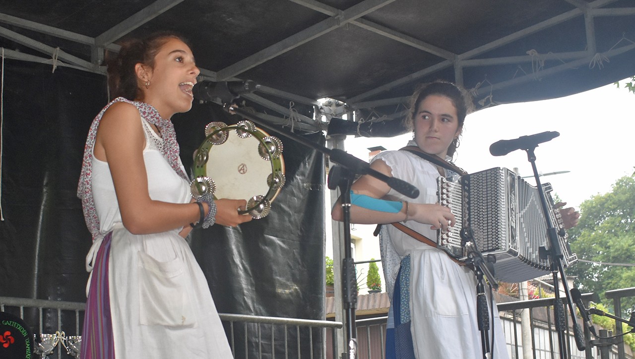 Bailarako lau trikitilari gazte ariko dira Zaldibarko finalean gaur, Euskal Herrikoan