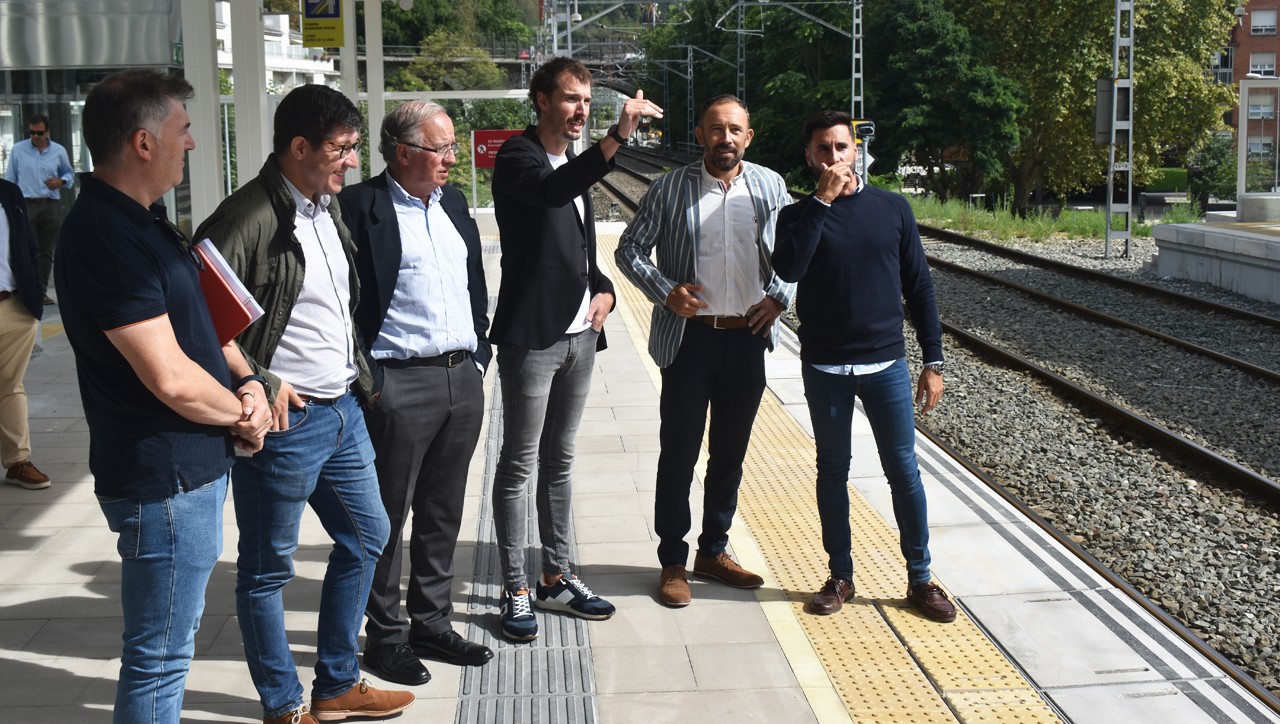 18 hilabeteko obren ostean, ostiralean inauguratu zuten tren geltokia
