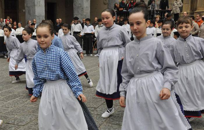 Dantzari festa antolatzeko bilera, gaur