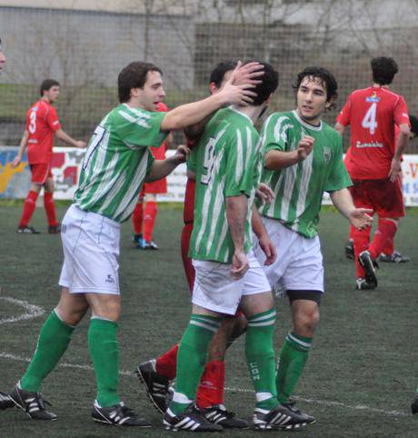 Garaipena eta lidertza, 4-0 irabazita