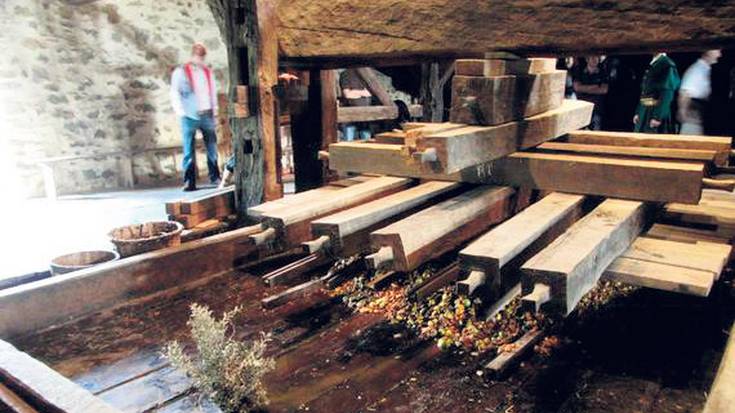 Gipuzkoako dolareak: Dolare-baserritik prentsa elektrikora