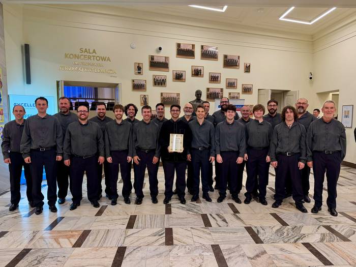 Eragiyok abesbatza garaile Poloniako Krakovia hirian, ahots grabeen sailean