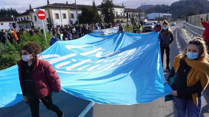 Manifestazioa bihar, Sarek deituta