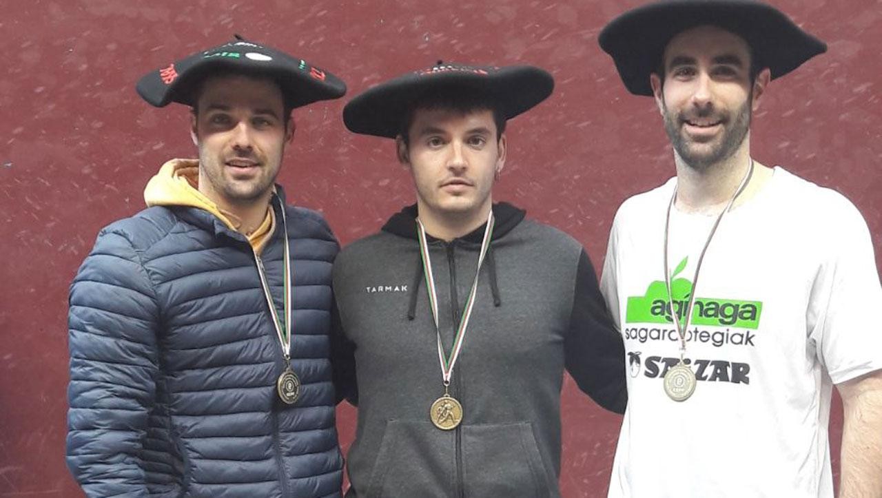 Txapelak ez, lorpen bakarrak