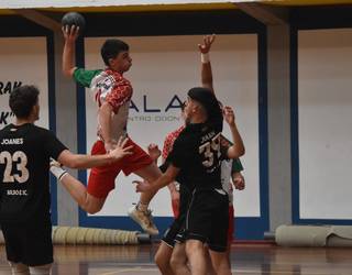 Igoerako play-offa jokatuko du gaur eta bihar Hernanik, kiroldegian