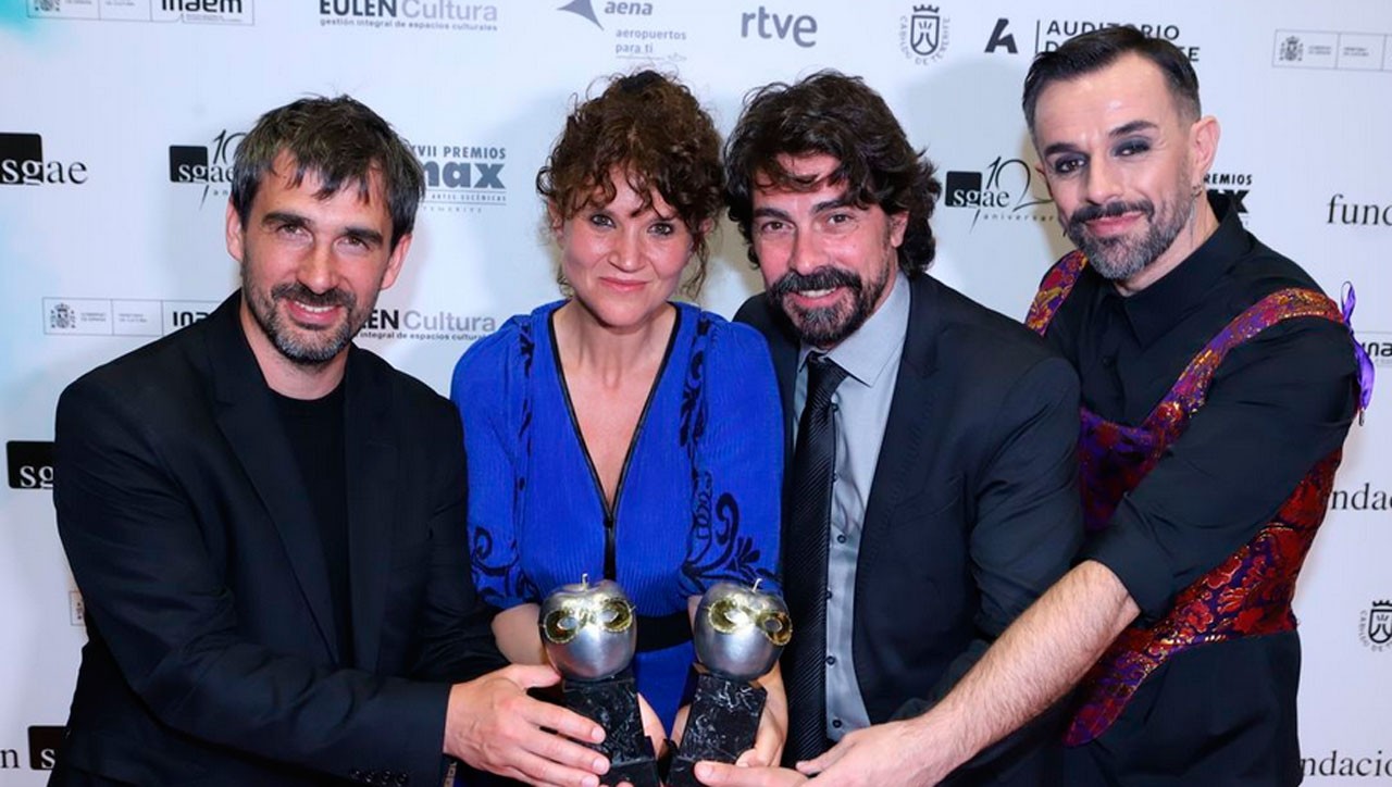 Bi Max sari jaso ditu Kulunka konpainia hernaniarrak, 'Forever'ekin