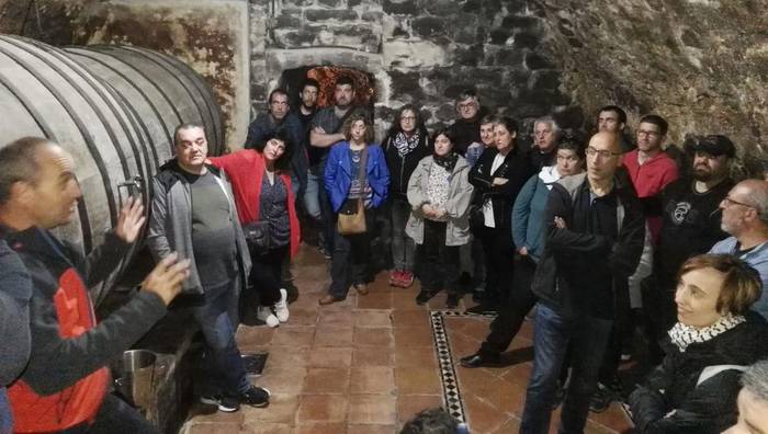 Bodegan izan ondoren, ardo dastaketa Portu auzoan