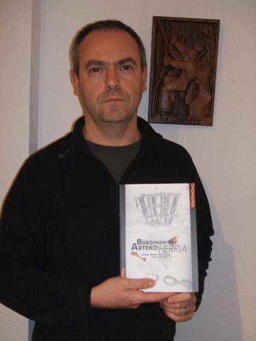 ‘Burdinen arteko herria’ liburua aurkeztuko dute bihar