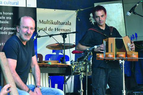 Egunez eta gauez, estilo askotako musika emanaldi eta saioak aukeran