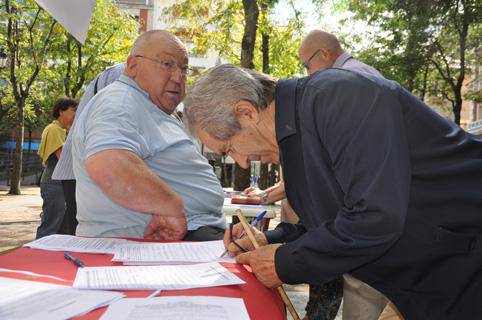 Sinadura bilketa gaur eta bihar, pentsiodunen errezetak dohainik izateko