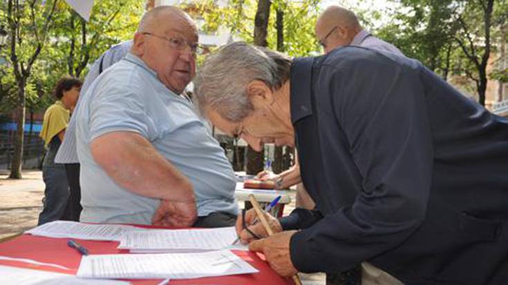 Sinadura bilketa gaur eta bihar, pentsiodunen errezetak dohainik izateko