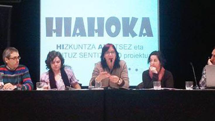 HIAHOKA: Hizkuntza, ahotsaren eta kantuen bidez sentitzeko proiektua