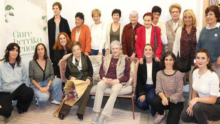'Gure herriko señorak' Erriberan, martxoko agendari hasiera emateko