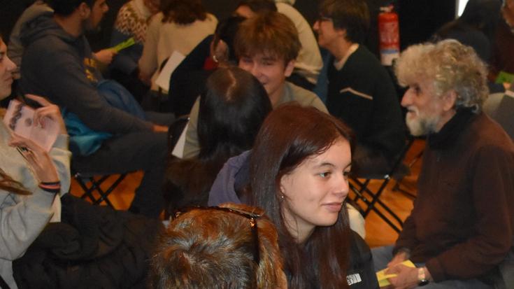 Mintzodromoan 80 herritar bildu dira