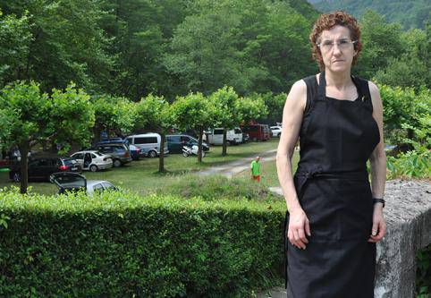 «Naturara, lasaitasuna eta ibaiaren soinu 
berezi hori bilatzen dute etortzen direnek»