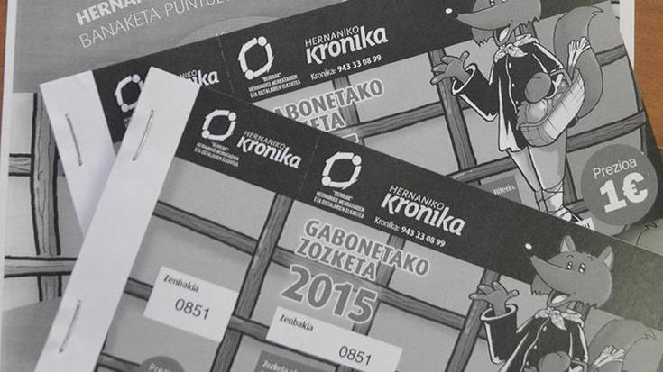 Hasi gara opariz betetako saskiak osatzen
