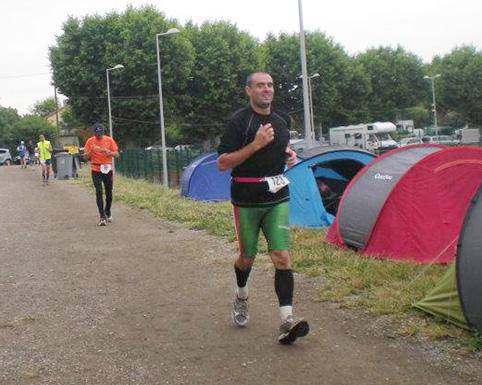 «Gauean korrika eta eguerdietan lo, klabea hori izango da aurten»