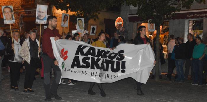 Karlos Azpeztegiaren kartzelatzearen aurka manifestazioa