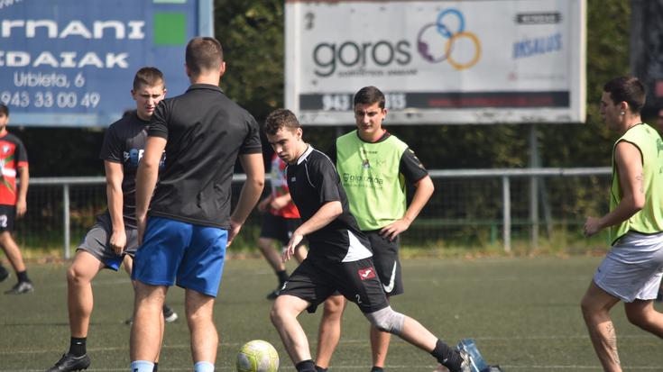 20 talde aurrez aurre gaur, presoen aldeko futbol txapelketan