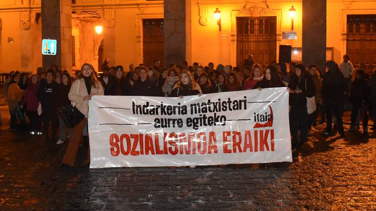 Manifestazioa antolatu du Itaiak biharko, Gudarien plazatik