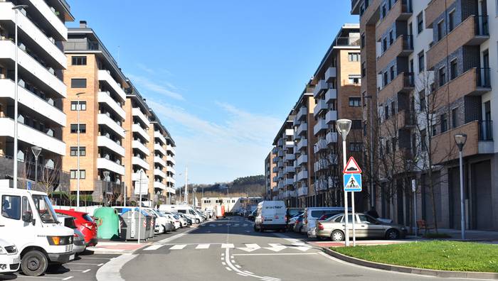 Aiotzategi kaleko etxebizitzak laister emango zaizkie alokairuan, onuradunei