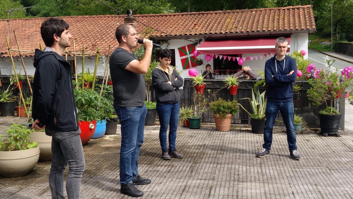 «Egoera da espeziala, hara ze erremedio! San Antonio raroa baina, halare San Antonio»