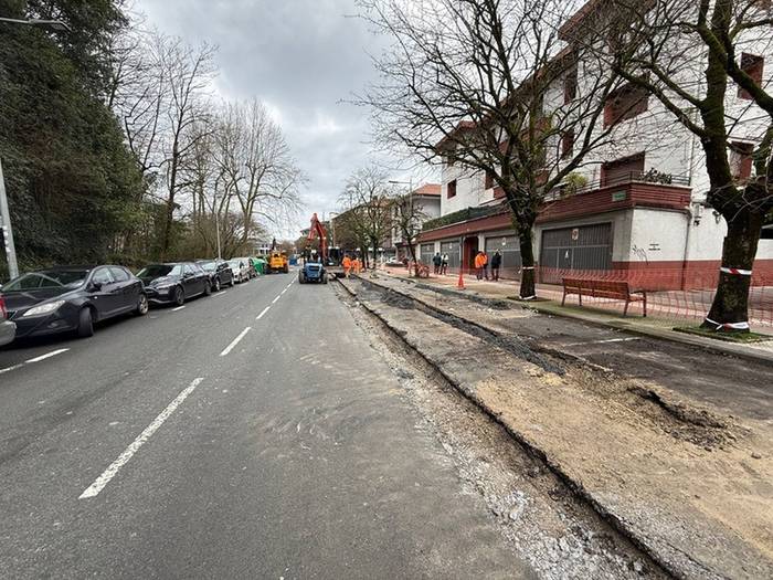 Aparkatzeko 30 plaza berri inguru egokituko ditu Astigarragako Udalak