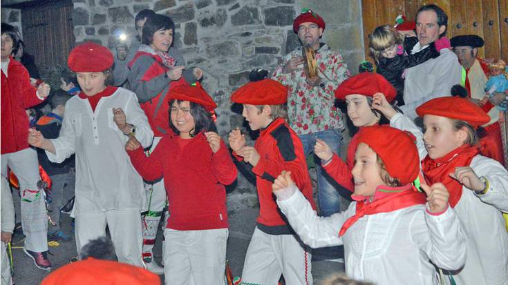 Puxka biltzeko zita zomorroek, gaur zortzi