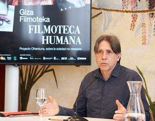 «Aurrean dugun arazoa haundia da, gizartearen gehiengoak oraindik ez dauka bakardadea arazo larritzat»