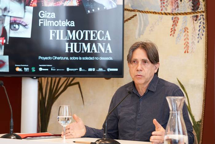 «Aurrean dugun arazoa haundia da, gizartearen gehiengoak oraindik ez dauka bakardadea arazo larritzat»