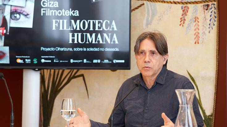 «Aurrean dugun arazoa haundia da, gizartearen gehiengoak oraindik ez dauka bakardadea arazo larritzat»