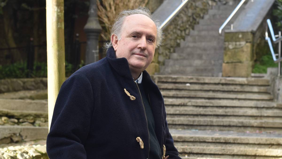 «Txomin Perurena txirrindulari noblea zen»