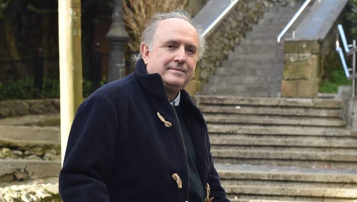 «Txomin Perurena txirrindulari noblea zen»