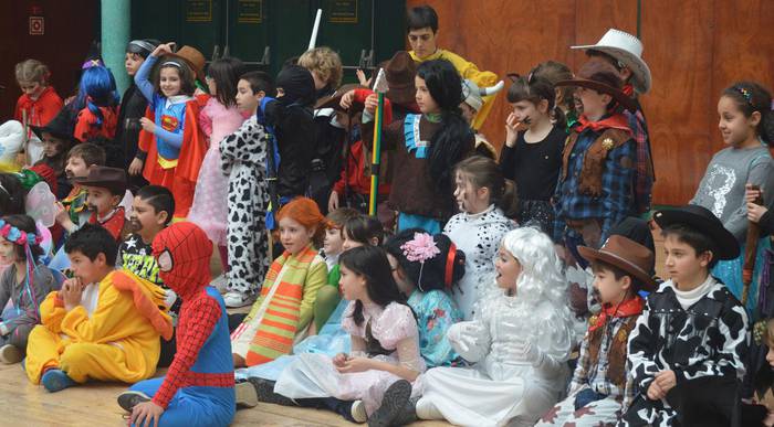 Kolore eta umore festa otsailean, Inauterietako Konpartsa eta Kaldereroekin